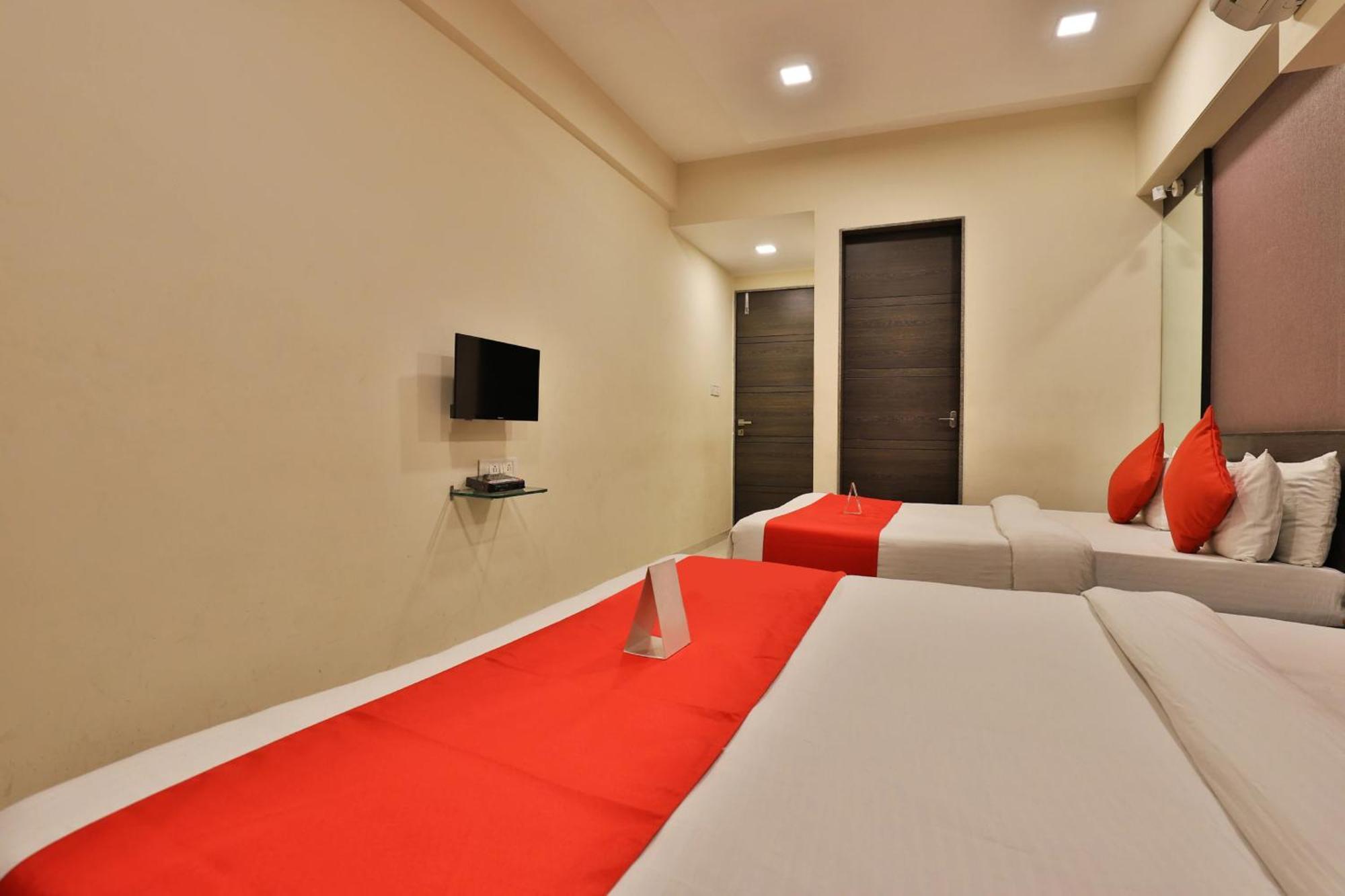 Hotel Royal Rituals Vesu Сурат Екстер'єр фото